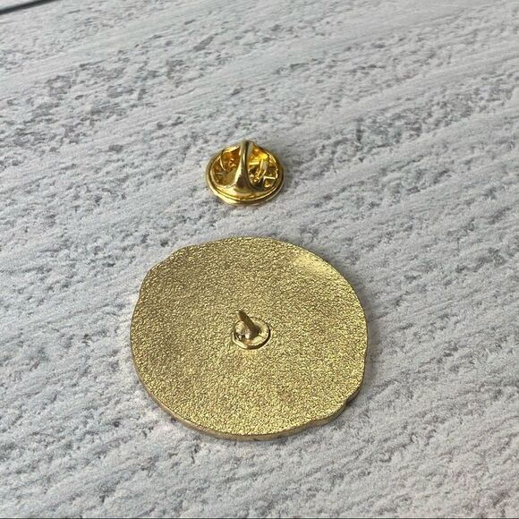 Fox Ying Yang Enamel Pin/ Brooch Lapel - Picture 4 of 6